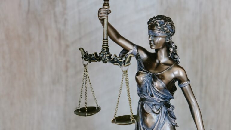 Carta de Cobro Extrajudicial: Guía Legal y Modelo 2026