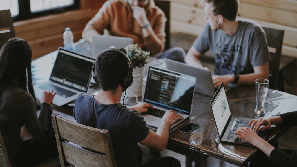 Empleo Remoto Internacional: Plataformas sin Comisiones Abusivas