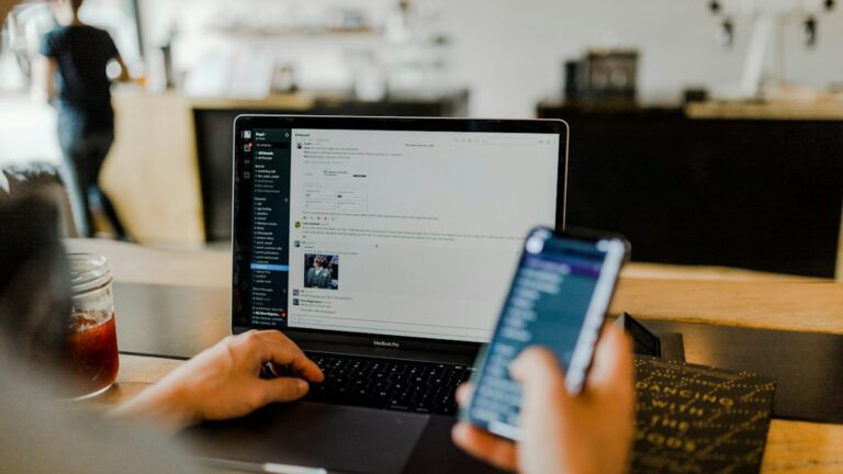 Ciberseguridad Remota 2026: Contraseñas, 2FA, VPN y Respaldos